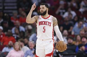 范弗里特：历经18次试训未果，后来发现多种途径可进入NBA