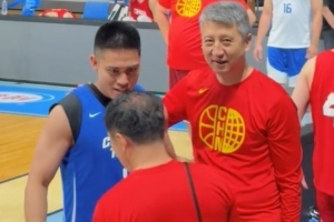 陈盈骏与郭士强、崔永熙曾在龙狮共事，热情叙旧畅谈