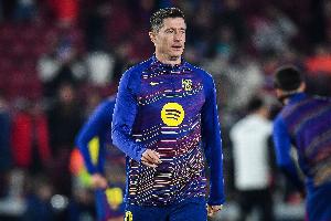 ESPN报道：芝加哥火焰主教练称赞莱万实力，认为其可匹敌梅西，正签订合约